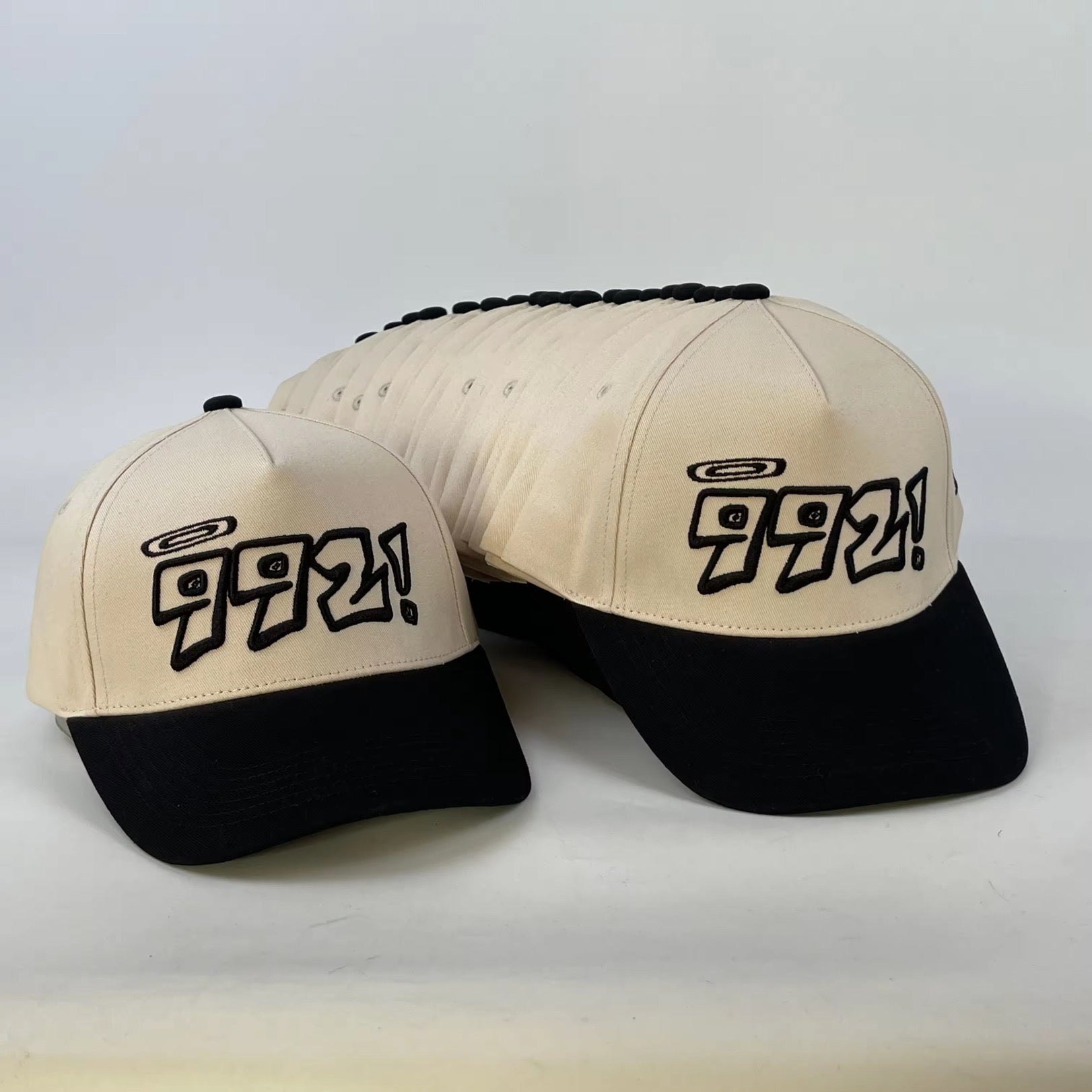 baseball cap in black and cream