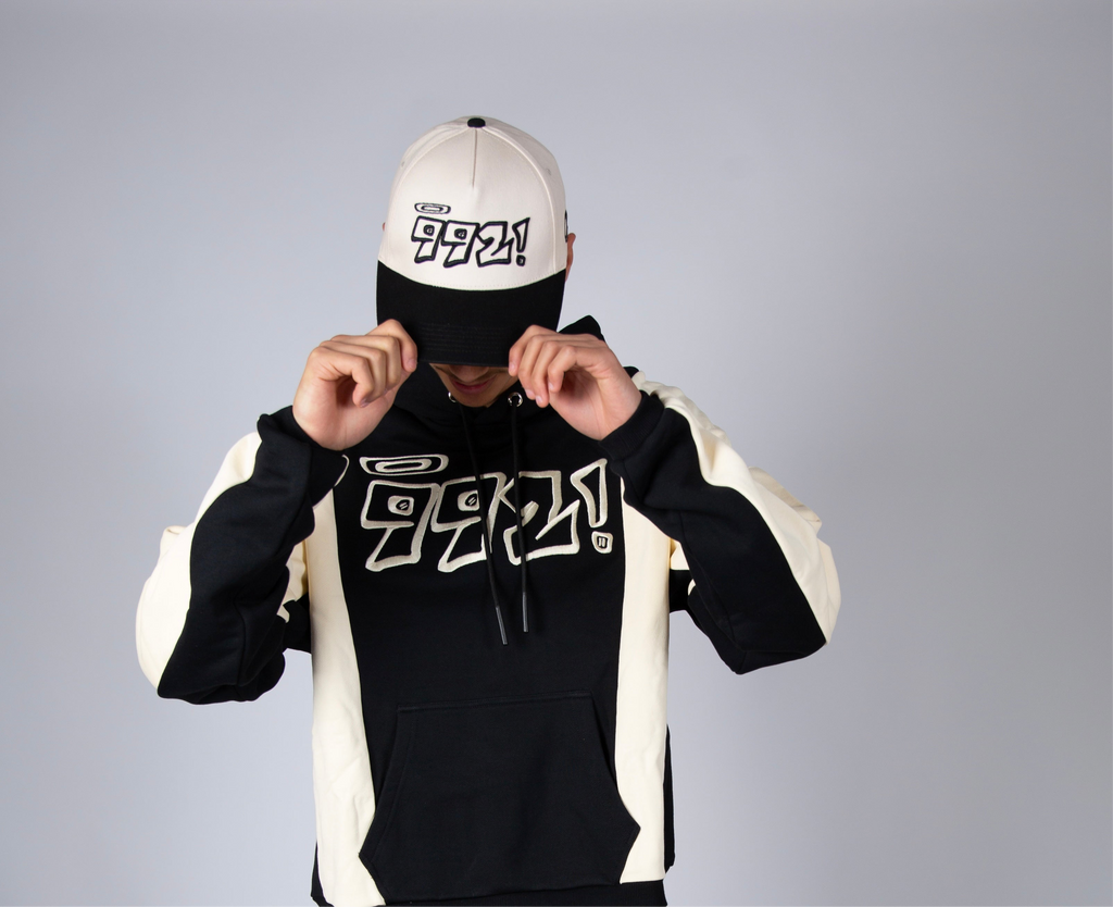 baseball cap in black and cream