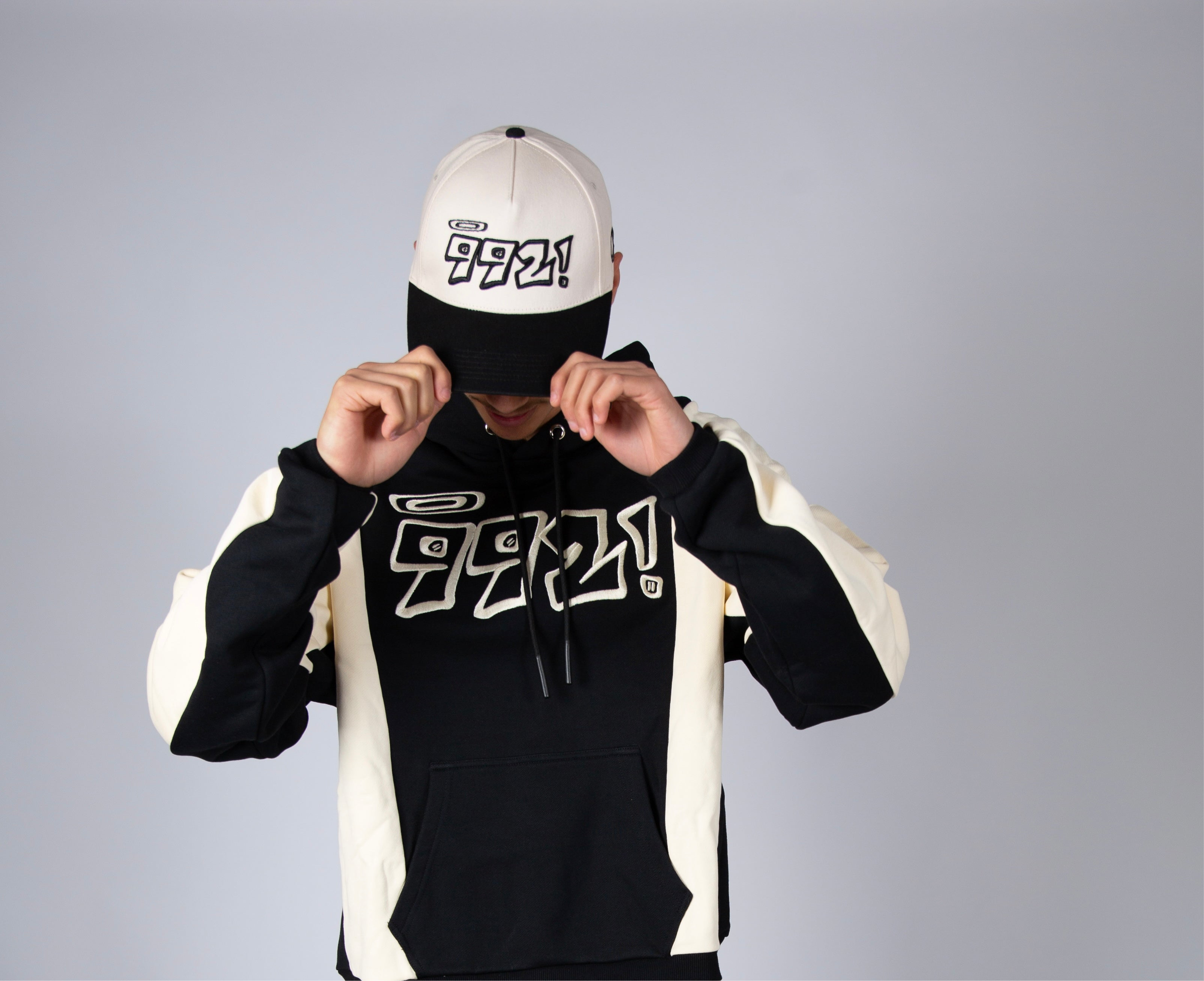 baseball cap in black and cream