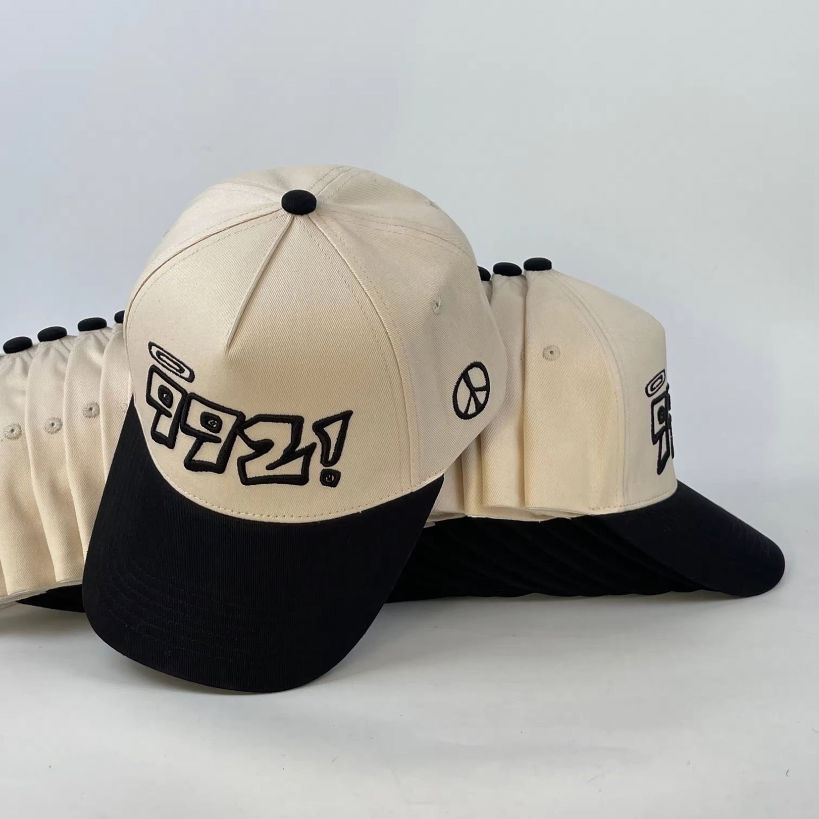 baseball cap in black and cream