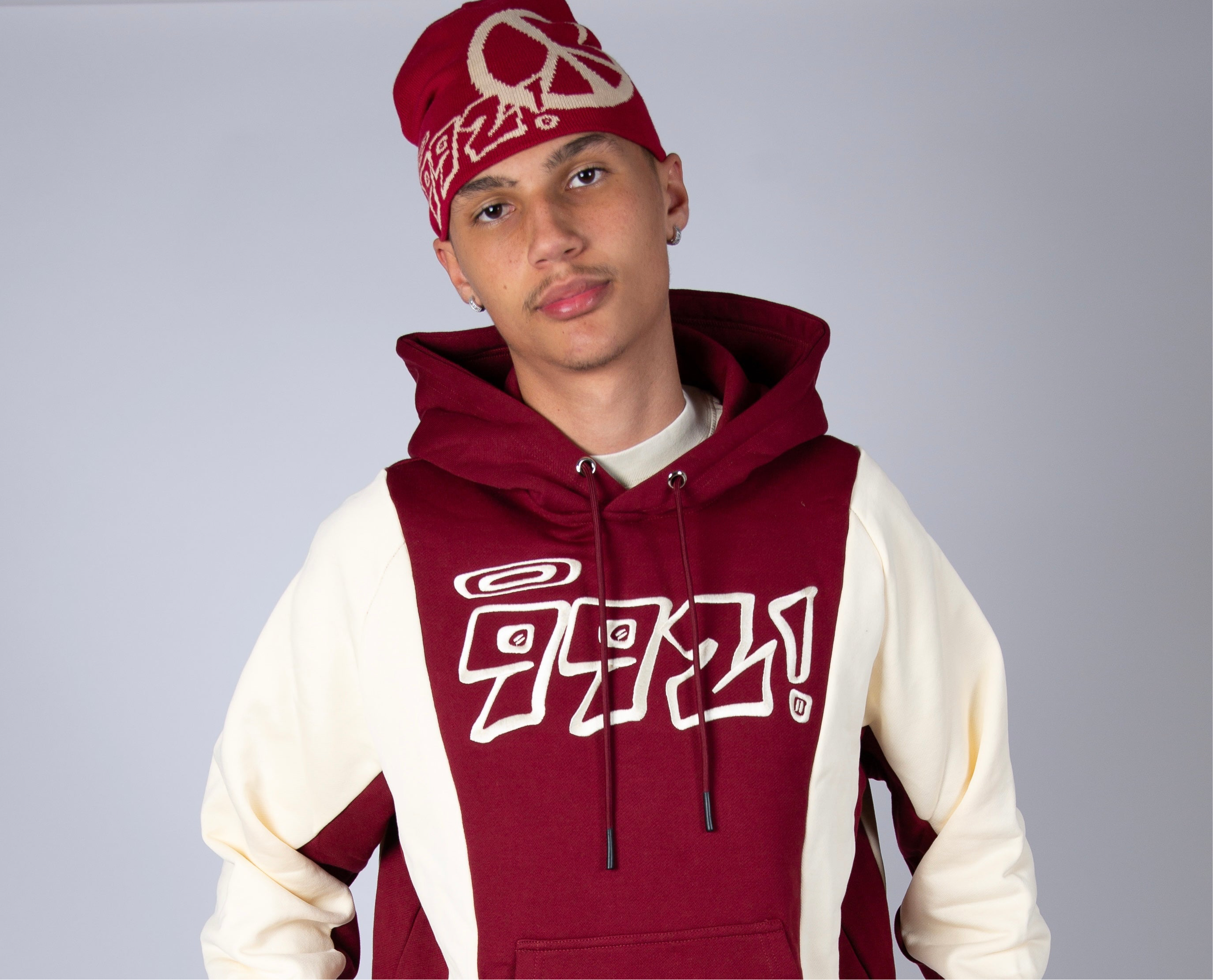 992 ‘peace’ graphic burgundy beanie