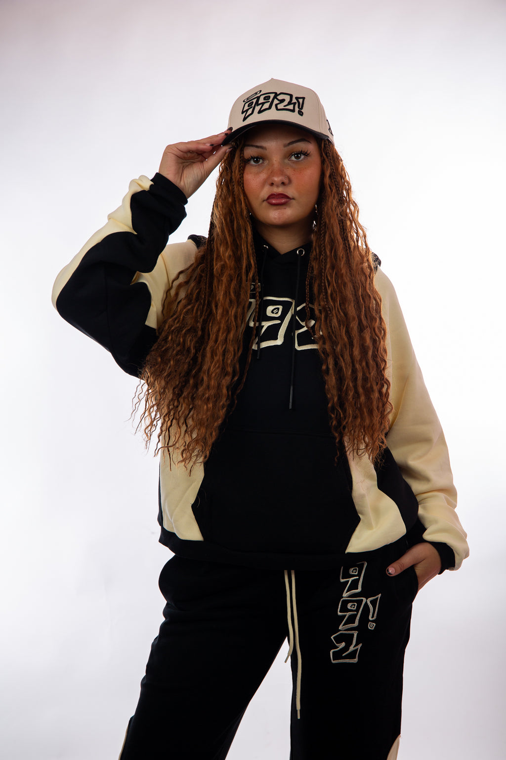 baseball cap in black and cream