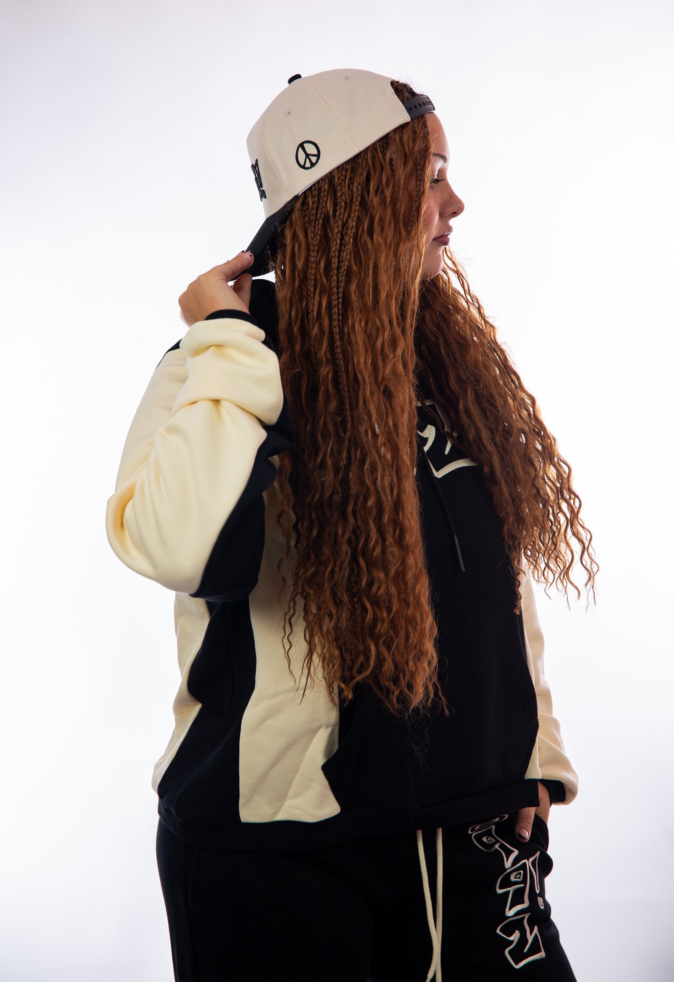 baseball cap in black and cream